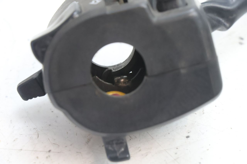 photo de LEFT SWITCH YAMAHA XJR 1300 (1998 - 2002) - Fixing points details