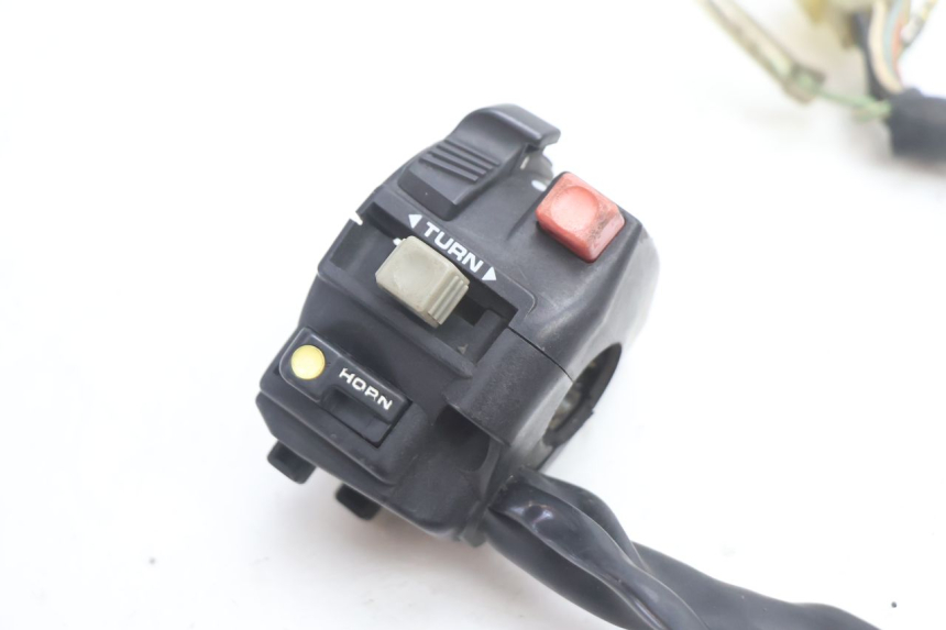 photo de LEFT SWITCH HONDA XRV AFRICA TWIN 750 (1990 - 1992) - Zoom on usage condition