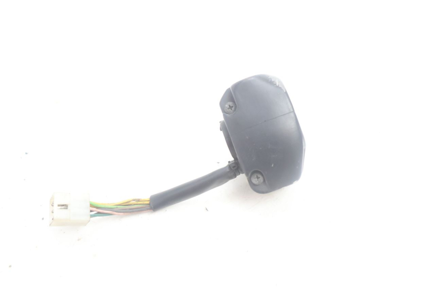 photo de LEFT HANDLEBAR SWITCH YAMAHA YP MAJESTY 125 (2002 - 2006) - Alternative perspective