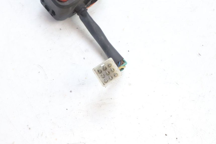 photo de LEFT SWITCH YAMAHA YP MAJESTY 125 (2007 - 2010) - Alternative perspective