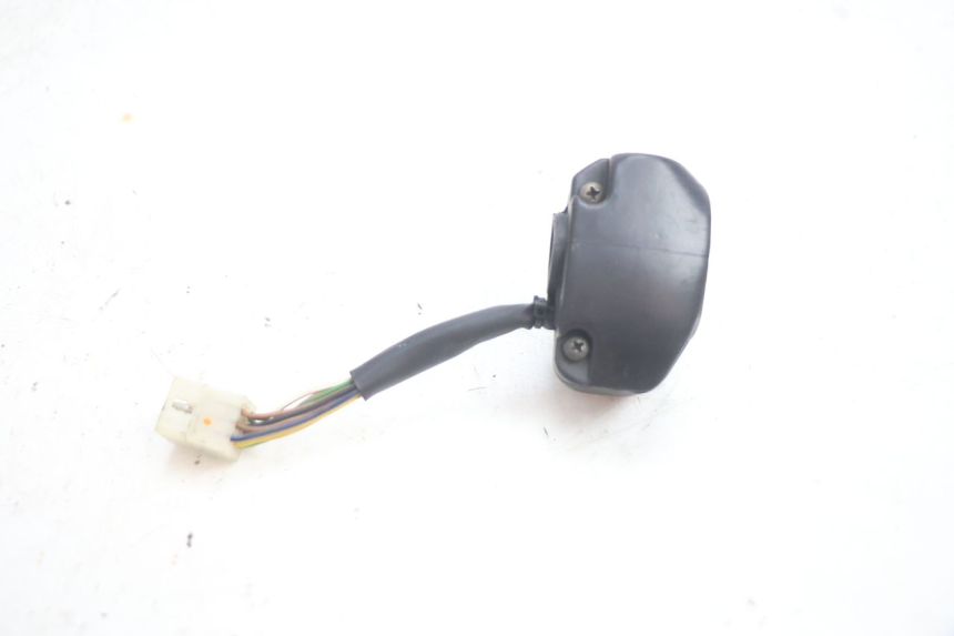 photo de LEFT HANDLEBAR SWITCH YAMAHA YP MAJESTY 125 (2002 - 2006) - Alternative perspective