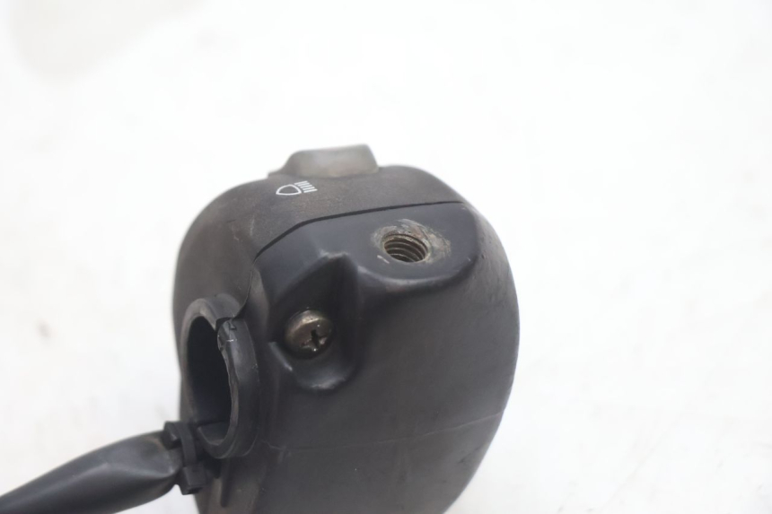 photo de LEFT HANDLEBAR SWITCH YAMAHA YP MAJESTY 125 (2002 - 2006) - Technical close-up