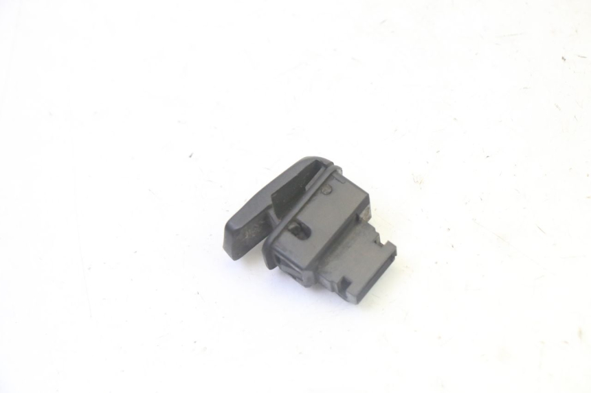 photo de HORN SWITCH SUZUKI BURGMAN 125 (2007 - 2014) - Zoom on usage condition