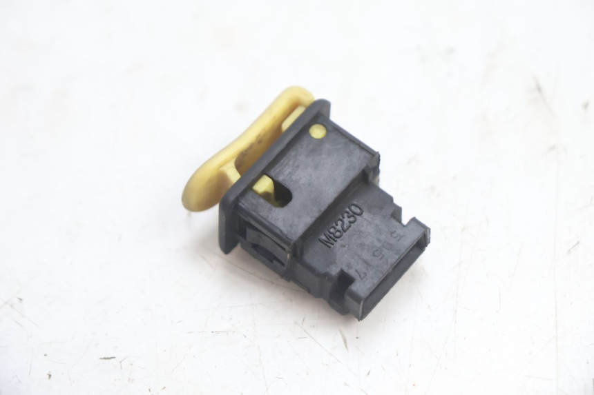 photo de HORN SWITCH PEUGEOT BUXY 50 (1993 - 1998) - Zoom on usage condition