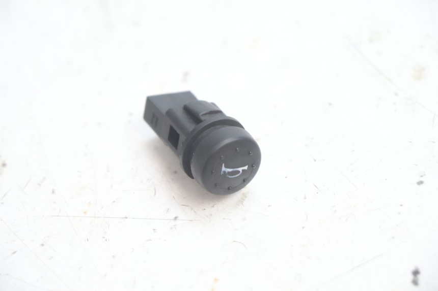 photo de HORN SWITCH PIAGGIO LIBERTY 125 (1998 - 2008) - Component detail