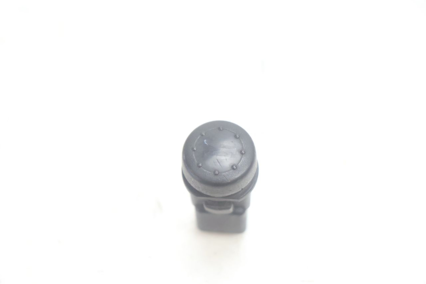photo de HORN SWITCH PIAGGIO LIBERTY 50 (1998 - 2003) - Zoom on usage condition
