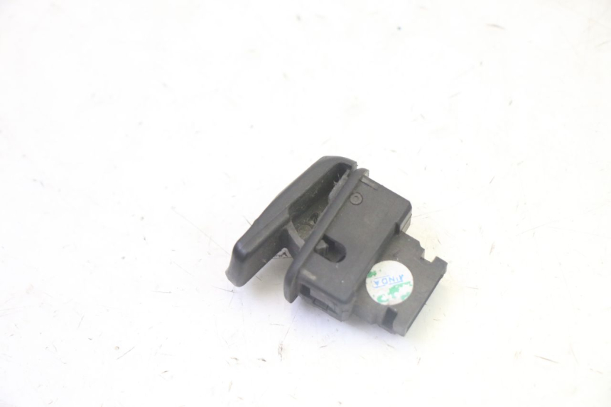photo de HORN SWITCH PIAGGIO MP3 500 (2011 - 2015) - Zoom on usage condition