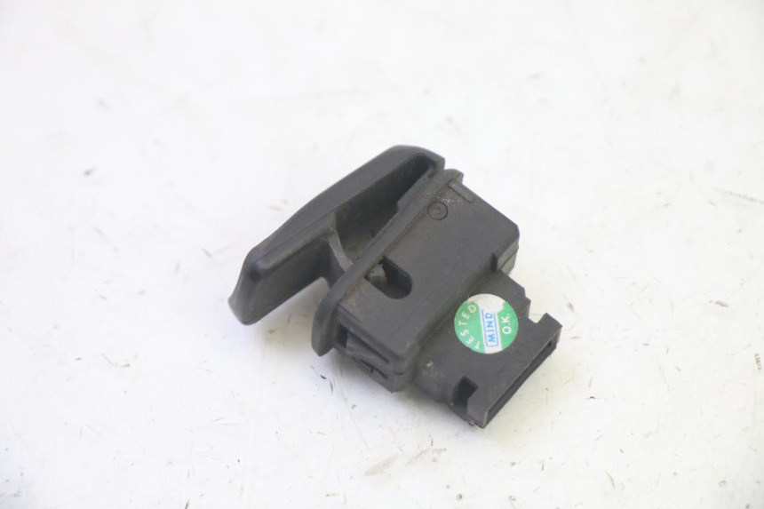 photo de HORN SWITCH PIAGGIO MP3 RL 250 (2006 - 2010) - Zoom on usage condition