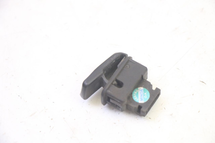 photo de HORN SWITCH PIAGGIO MP3 125 (2006 - 2014) - Zoom on usage condition