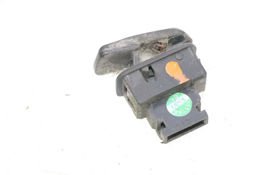 photo de HORN SWITCH PIAGGIO MP3 RL 250 (2006 - 2010) - Zoom on usage condition