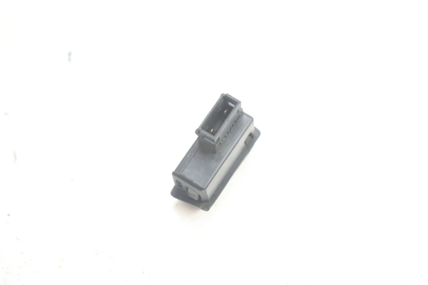 photo de HORN SWITCH KYMCO LIKE 4T 50 (2019 - 2025) - Technical close-up