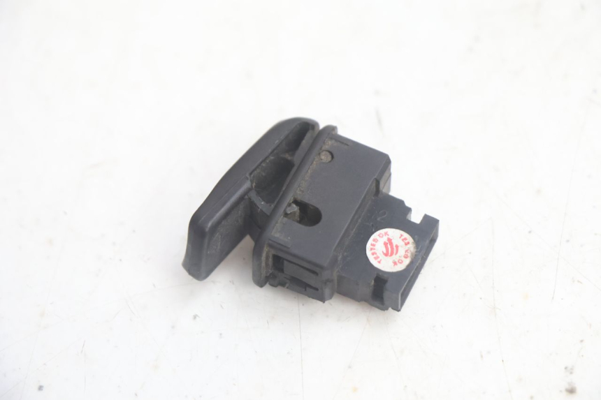 photo de HORN SWITCH PIAGGIO NEW TYPHOON 50 (2018 - 2021) - Zoom on usage condition