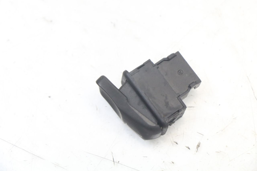 photo de HORN SWITCH PIAGGIO LIBERTY IGET 4T 50 (2021 - 2025) - Alternative perspective