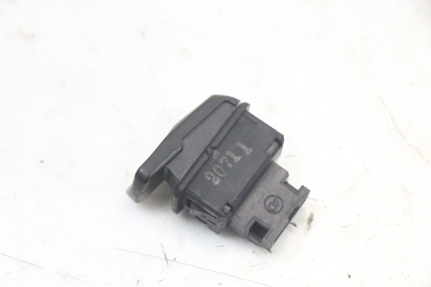 photo de HORN SWITCH PIAGGIO LIBERTY IGET 4T 50 (2021 - 2025) - Technical close-up