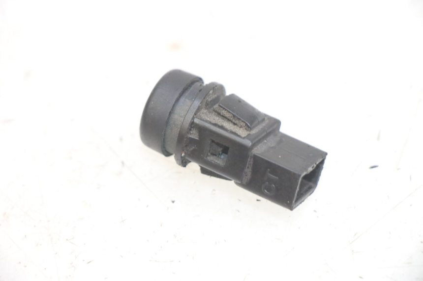 photo de HORN SWITCH APRILIA SR 2T 50 (2012 - 2017) - Zoom on usage condition