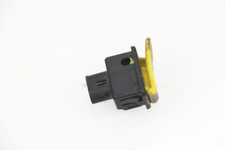 photo de HORN SWITCH GILERA STORM 50 (1993 - 1997) - Zoom on usage condition