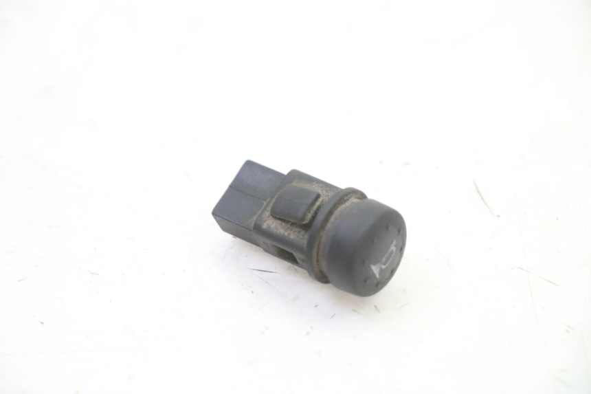 photo de HORN SWITCH PIAGGIO SUPER LX 125 (2000 - 2003) - Component detail