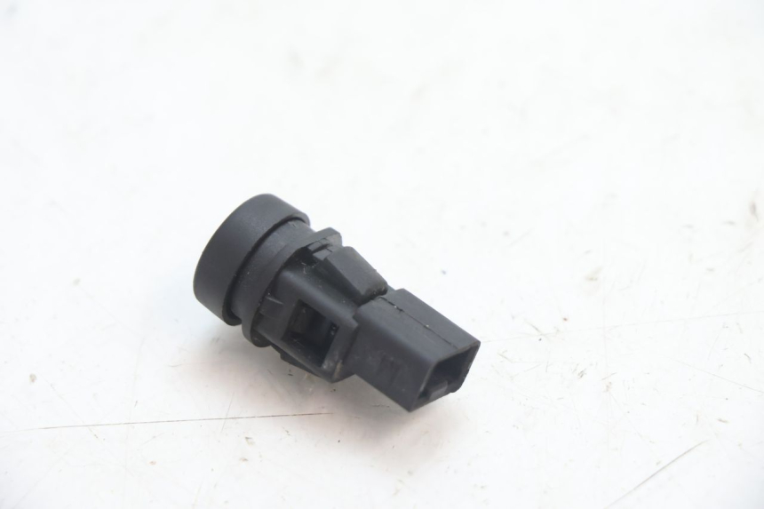 photo de HORN SWITCH PIAGGIO TYPHOON 50 (2000 - 2009) - Zoom on usage condition