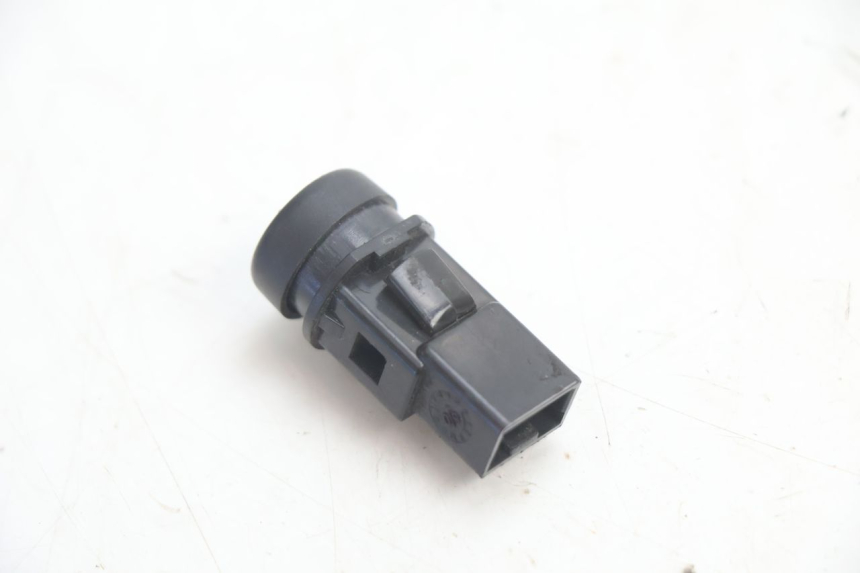 photo de HORN SWITCH PIAGGIO TYPHOON 50 (2000 - 2009) - Zoom on usage condition