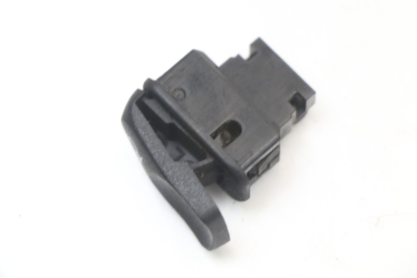 photo de HORN SWITCH PIAGGIO VESPA LX 125 (2005 - 2010) - Alternative perspective