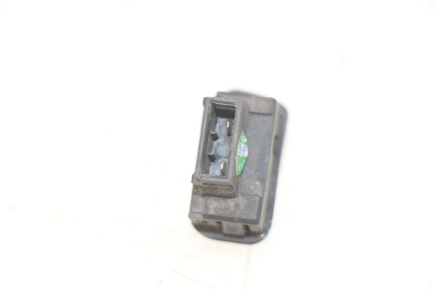 photo de HORN SWITCH PIAGGIO VESPA LXV 125 (2006 - 2009) - Zoom on usage condition
