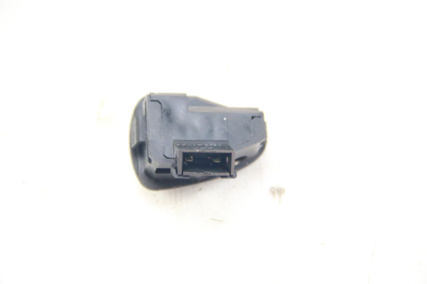 photo de HORN SWITCH HONDA VISION NSC R 50 (2013 - 2015) - Zoom on usage condition