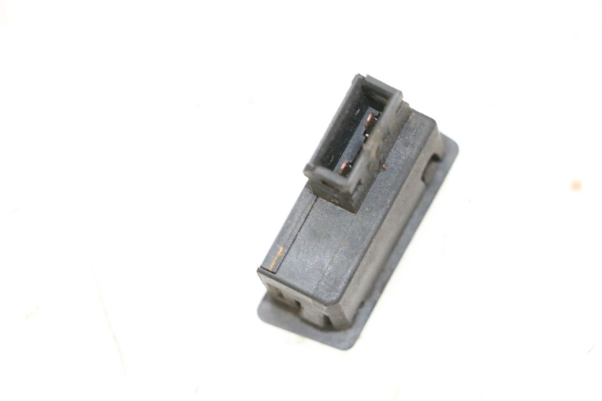 photo de HORN SWITCH YAMAHA XMAX X-MAX 125 (2006 - 2009) - Zoom on usage condition