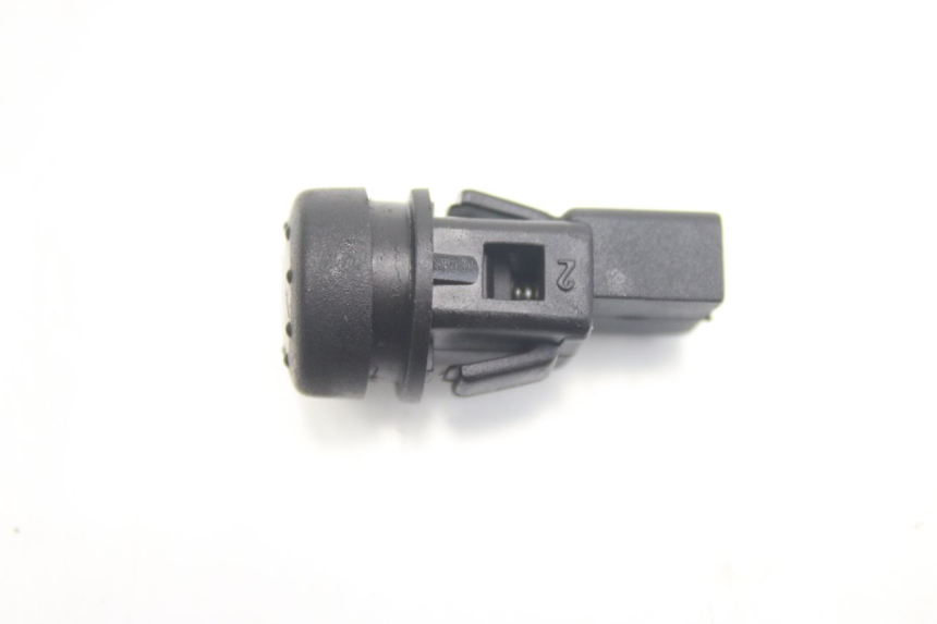 photo de HORN SWITCH PIAGGIO X9 EVOLUTION 125 (2003 - 2007) - Zoom on usage condition