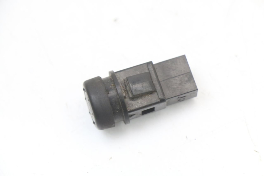 photo de HORN SWITCH PIAGGIO ZIP 2T 50 (2009 - 2019) - Zoom on usage condition