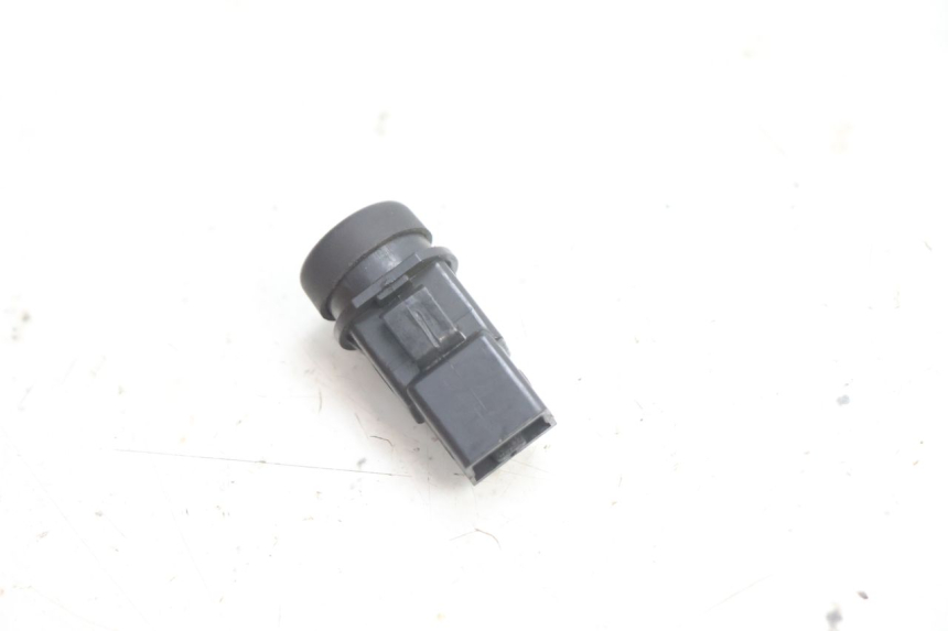 photo de HORN SWITCH PIAGGIO ZIP 2T 50 (2009 - 2019) - Zoom on usage condition