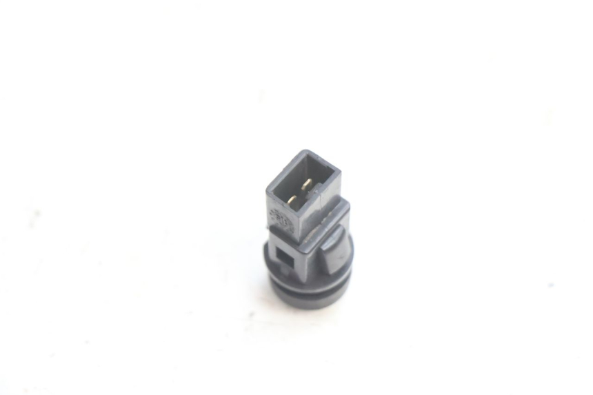 photo de HORN SWITCH PIAGGIO ZIP 2T 50 (2009 - 2019) - Alternative perspective