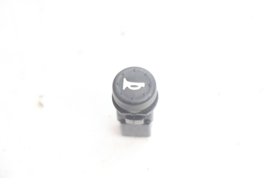 photo de HORN SWITCH PIAGGIO ZIP IGET 4T 50 (2021 - 2023) - Main view