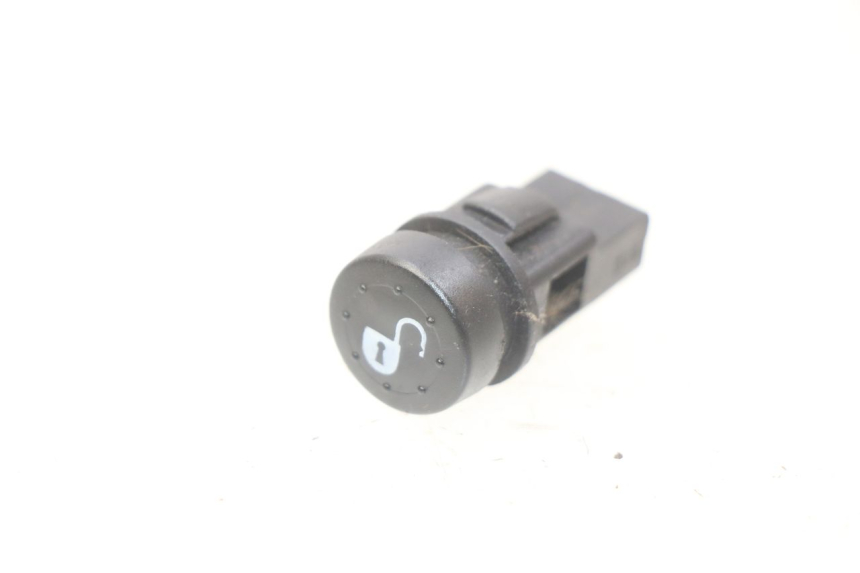 photo de HANDLEBAR SWITCH PIAGGIO LIBERTY IGET 4T 50 (2015 - 2020) - Component detail