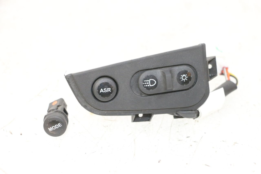 photo de SWITCH PIAGGIO MP3 HPE 300 (2019 - 2026) - Main view