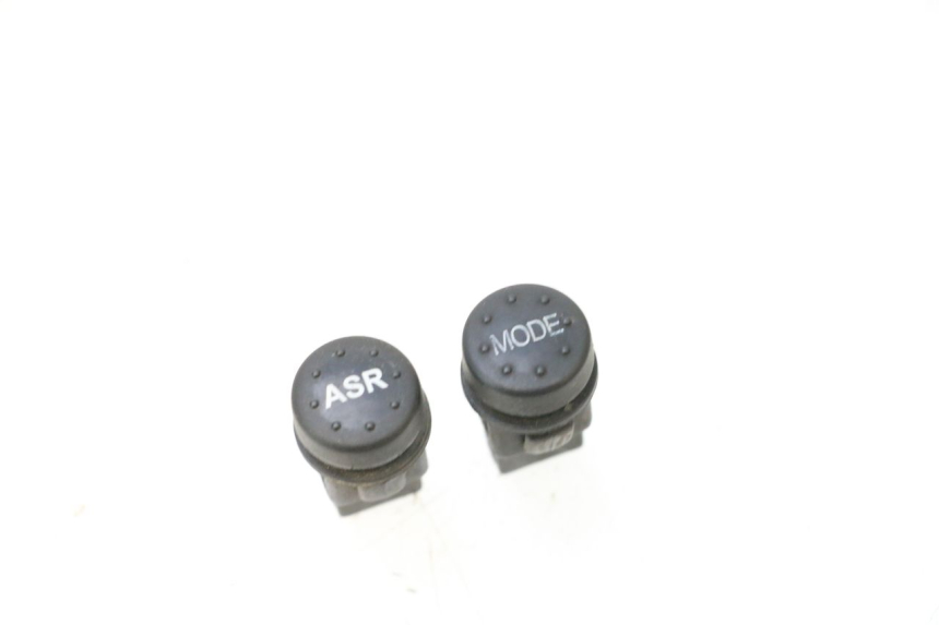 photo de HANDLEBAR SWITCH PIAGGIO MP3 125 (2006 - 2014) - Main view