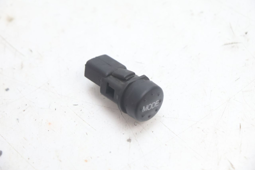 photo de HANDLEBAR SWITCH PIAGGIO MP3 125 (2006 - 2014) - Component detail