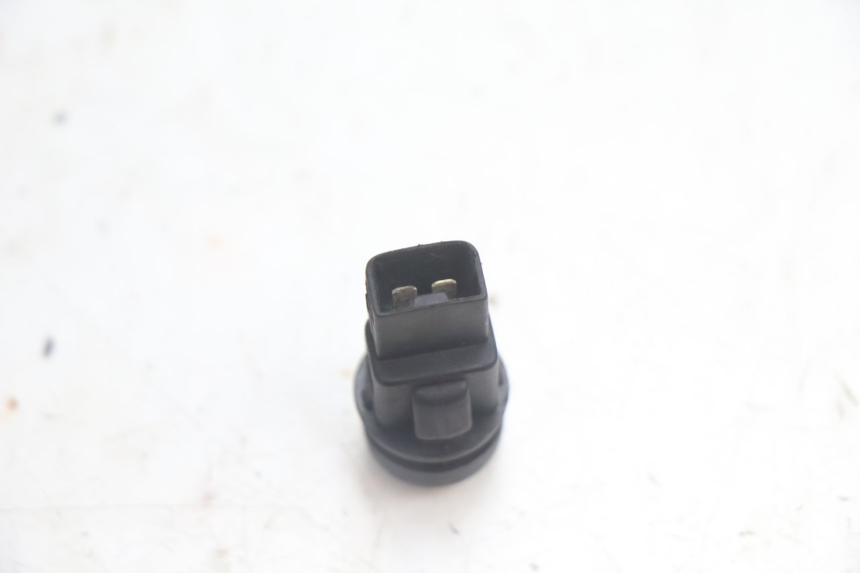 photo de HANDLEBAR SWITCH PIAGGIO MP3 125 (2006 - 2014) - Alternative perspective