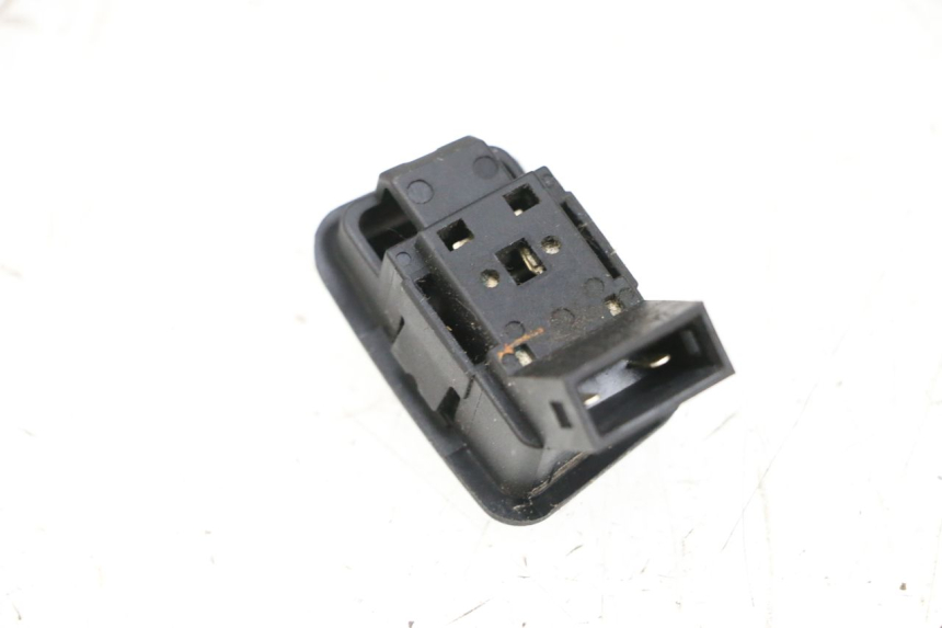 photo de SWITCH YAMAHA NEO'S CORE 1 (2022 - 2026) - Component detail