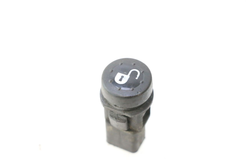 photo de SEAT RELEASE SWITCH PIAGGIO MP3 500 (2016 - 2018) - Main view