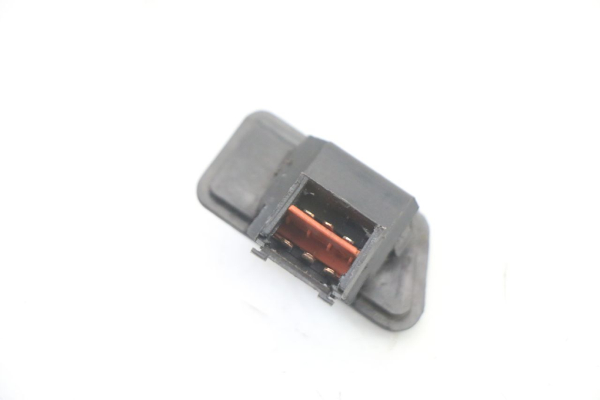 photo de HEADLIGHT SWITCH SYM ORBIT 2 4T 50 (2008 - 2017) - Zoom on usage condition