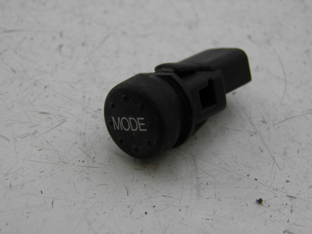 photo de SWITCH PIAGGIO XEVO - X EVO 125 (2010 - 2015) - Component detail