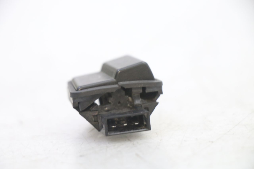 photo de HEADLIGHT SWITCH TNT MOTOR BOSTON 4T 50 (2018 - 2025) - Zoom on usage condition