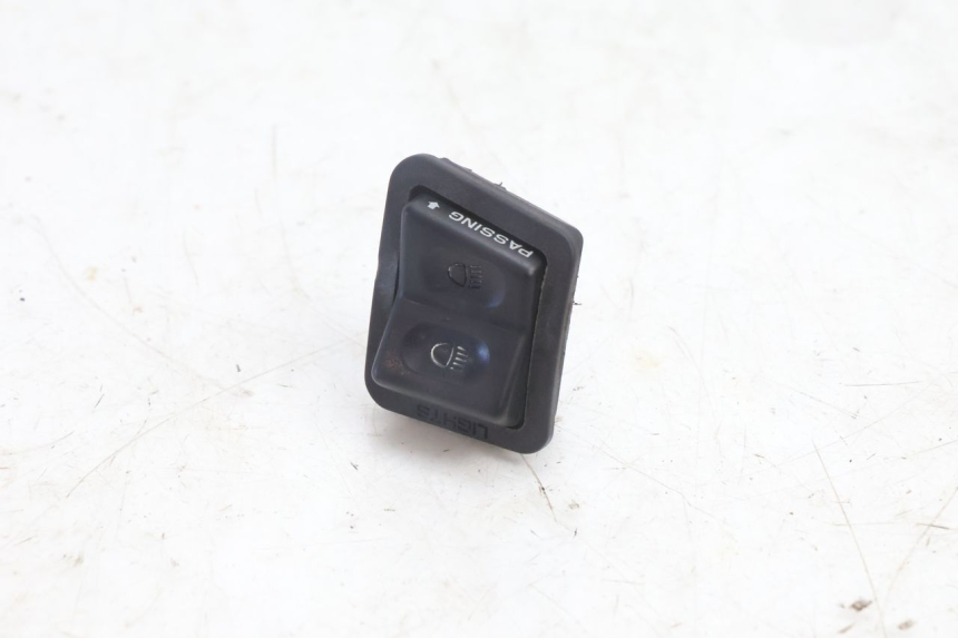 photo de HEADLIGHT HIGH BEAM SWITCH HONDA FES PANTHEON 2T 125 (1998 - 2002) - Main view