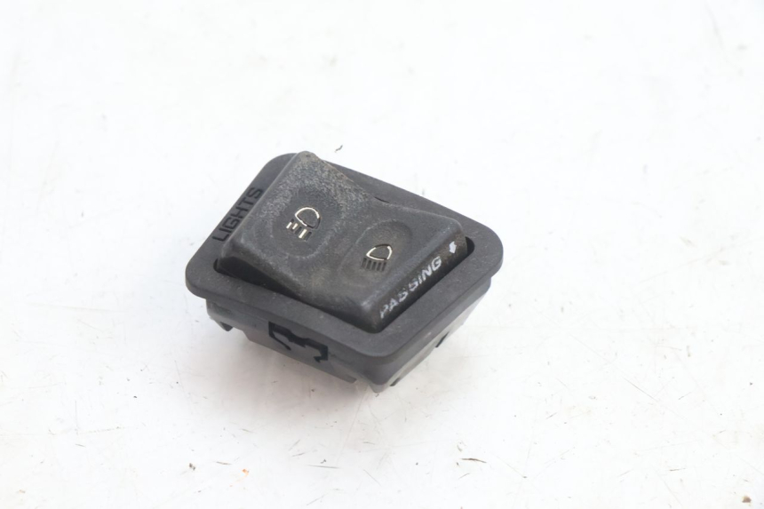 photo de HEADLIGHT HIGH BEAM SWITCH HONDA FES PANTHEON 125 (2003 - 2007) - Main view