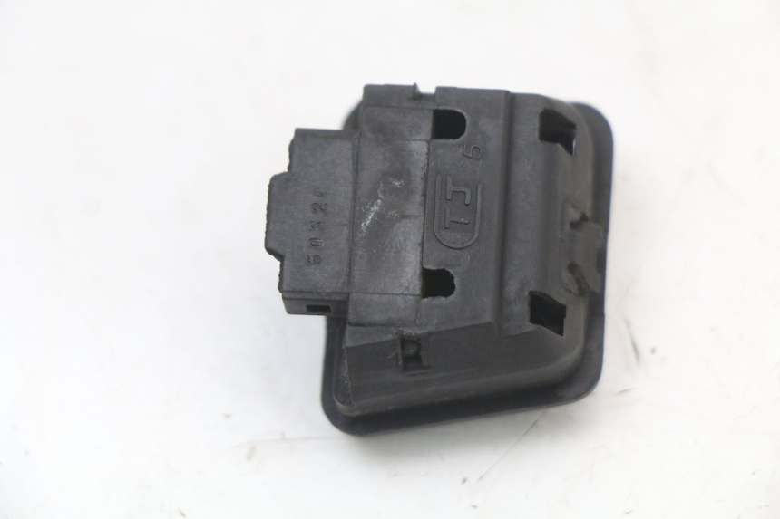 photo de HEADLIGHT SWITCH SYM FIDDLE 3 III 50 (2014 - 2020) - Alternative perspective