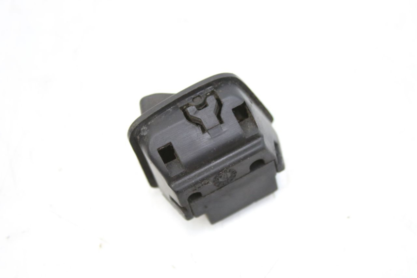 photo de HEADLIGHT HIGH BEAM SWITCH PIAGGIO FLY 2T 50 (2004 - 2017) - Fixing points details