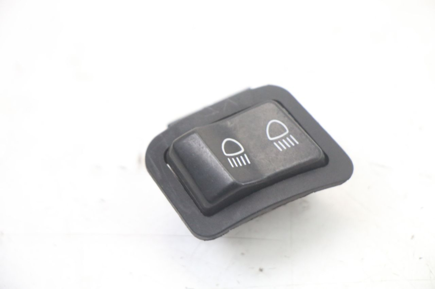 photo de HEADLIGHT SWITCH HONDA SH i 300 (2015 - 2020) - Zoom on usage condition