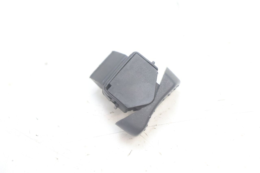 photo de HEADLIGHT SWITCH PIAGGIO LIBERTY 50 (1998 - 2003) - Zoom on usage condition