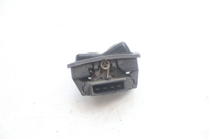 photo de HEADLIGHT HIGH BEAM SWITCH KYMCO LIKE 125 (2009 - 2016) - Zoom on usage condition