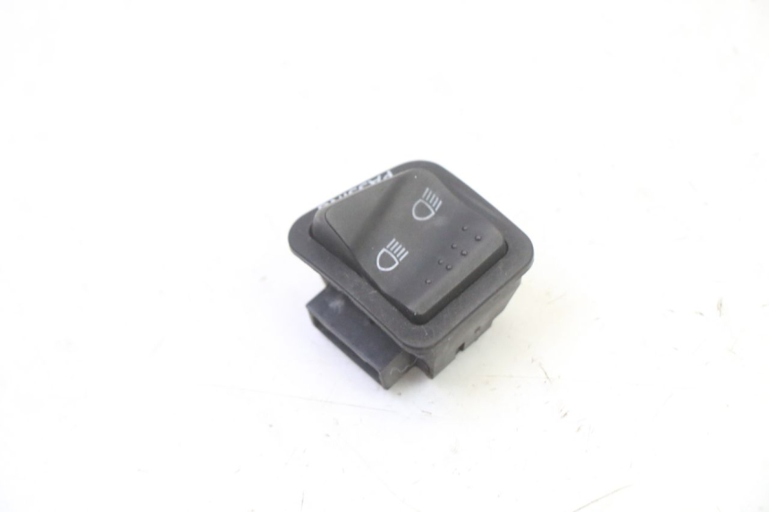 photo de HEADLIGHT HIGH BEAM SWITCH PIAGGIO MP3 RL 250 (2006 - 2010) - Component detail